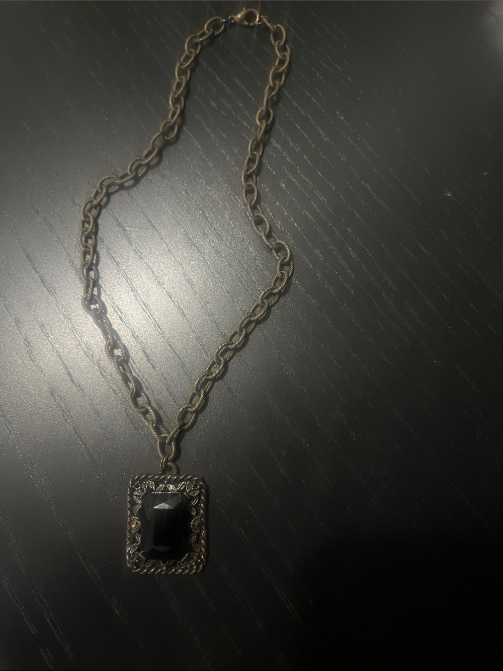 Vintage-Inspired Black Stone Pendant Necklace - Women Jewelry